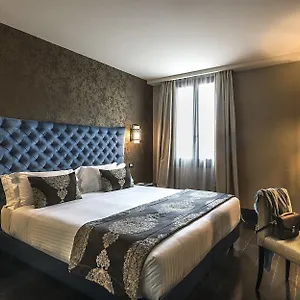 The Times Hotell